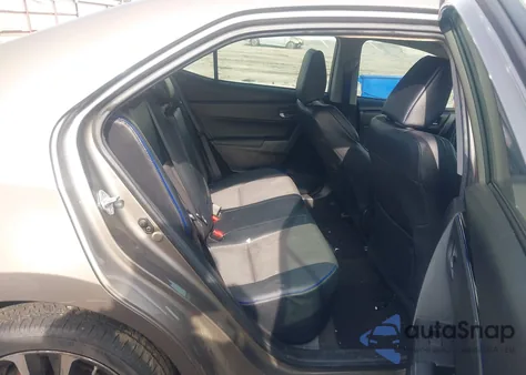 2018 Toyota Corolla Se z USA, uszkodzony, nr VIN 5YFBURHE1JP833427